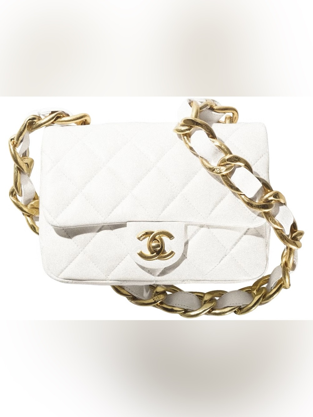 CHANEL White Quilted Leather Shoulder Bag with Gold Hardware
